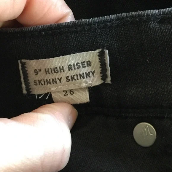 Madewell Black 9” High Riser Skinny Skinny Jeans - Picture 6 of 11
